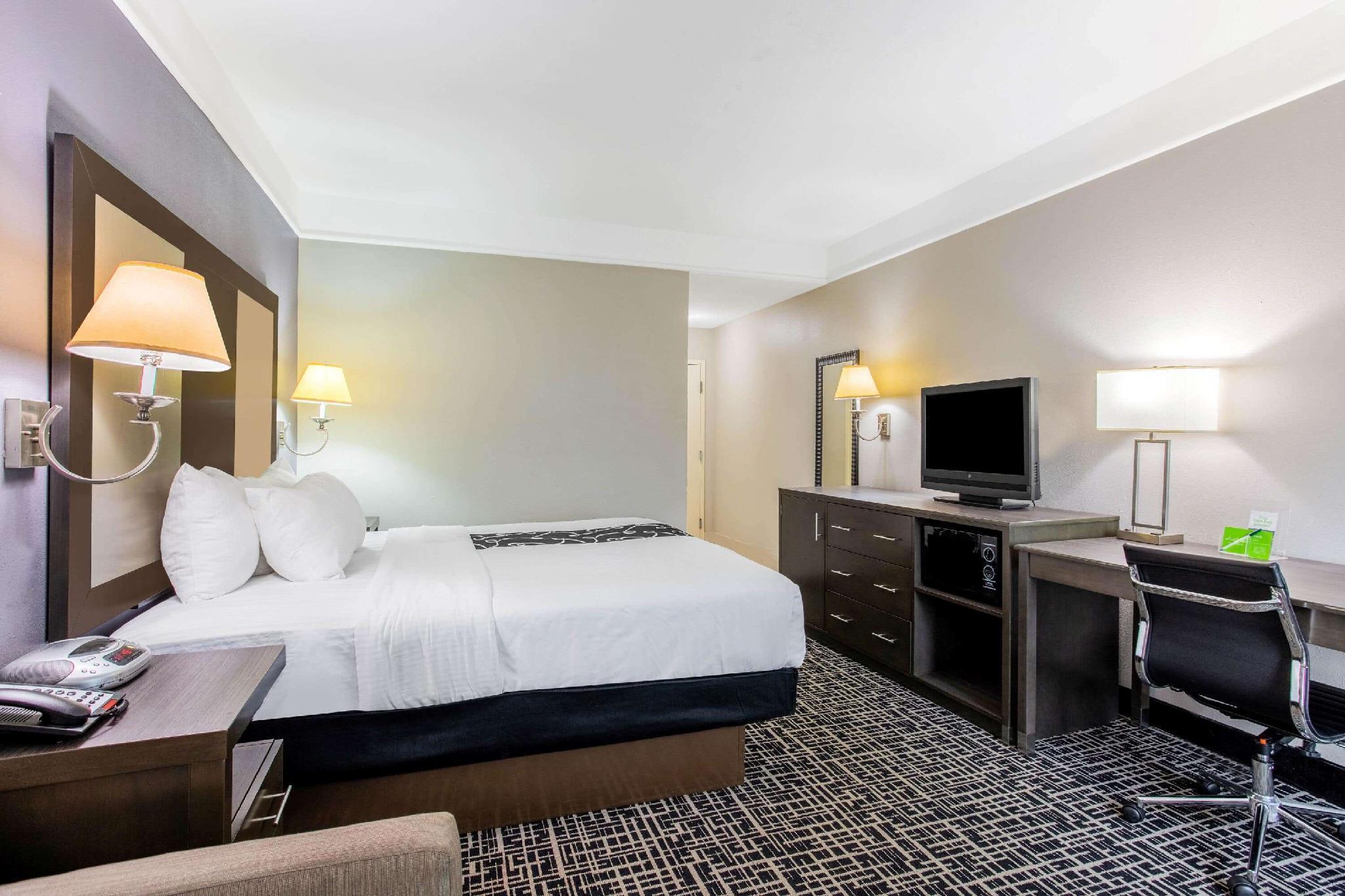 La Quinta Inn & Suites Fultondale Buitenkant foto