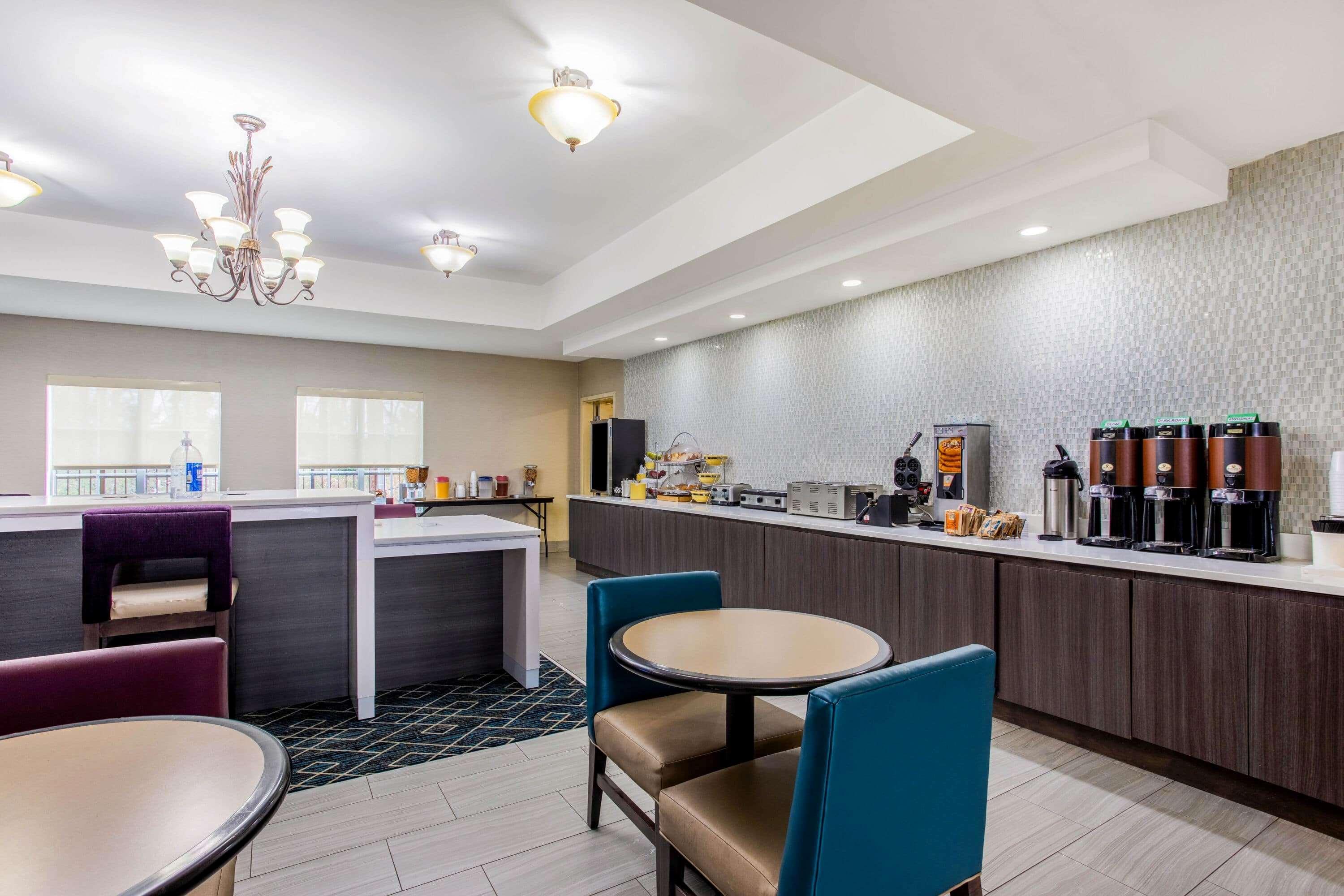 La Quinta Inn & Suites Fultondale Buitenkant foto