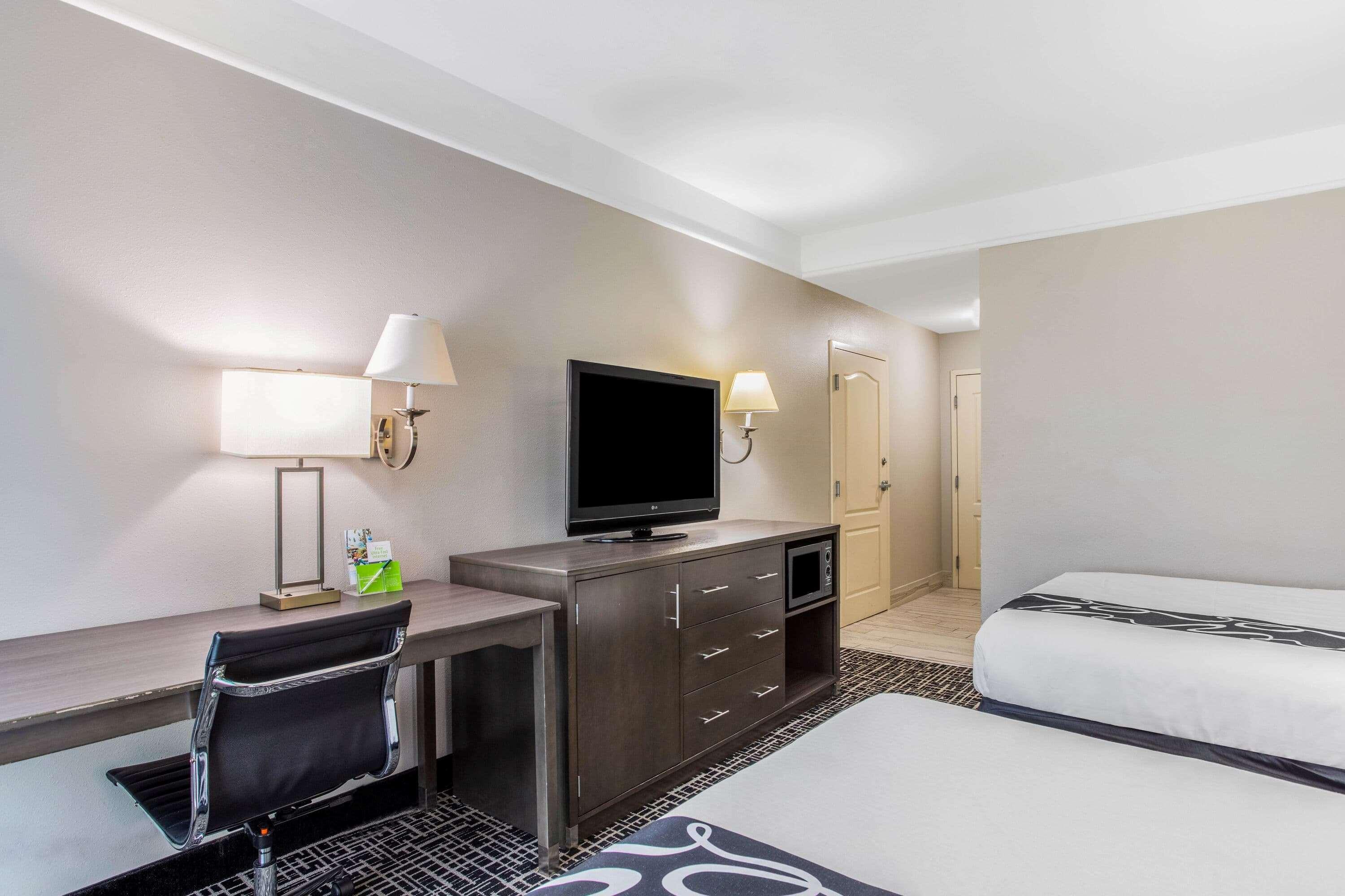 La Quinta Inn & Suites Fultondale Buitenkant foto