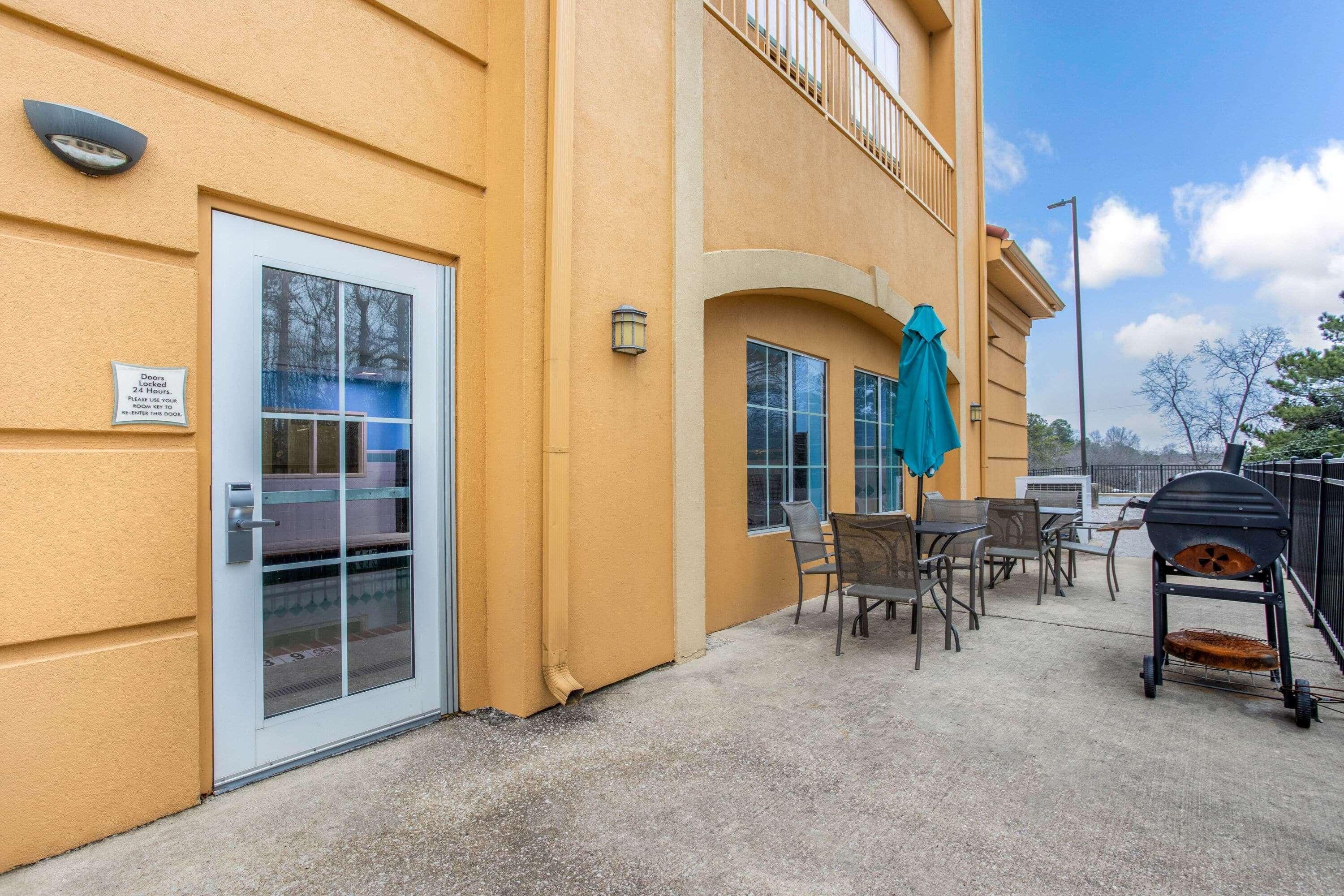 La Quinta Inn & Suites Fultondale Buitenkant foto